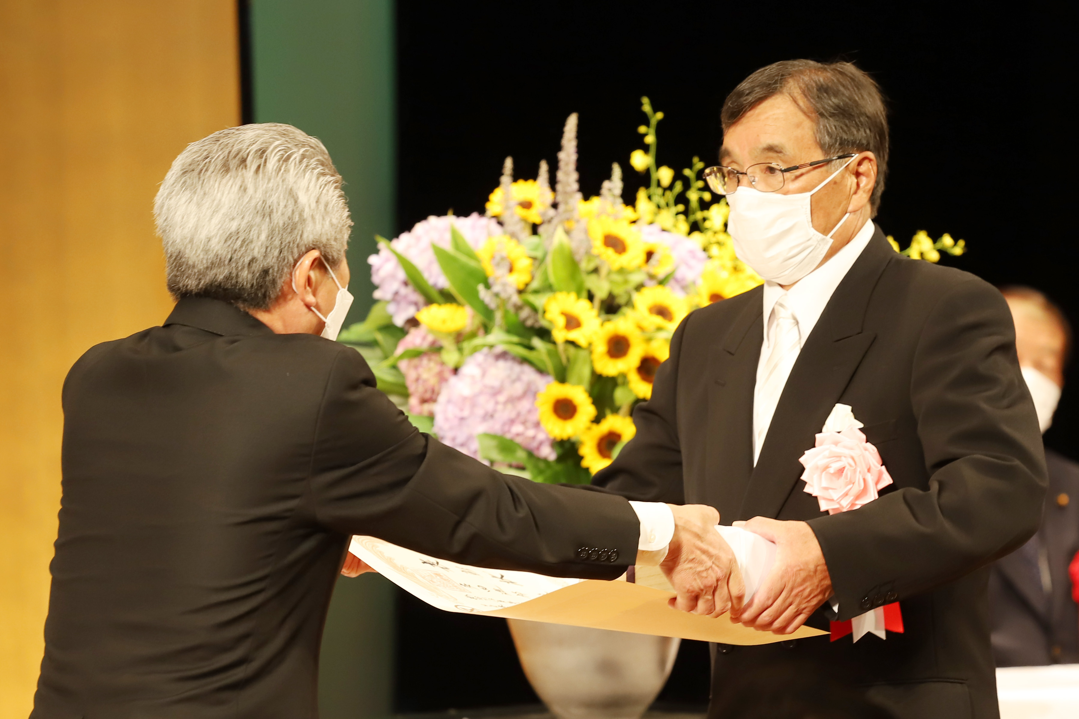 功労者表彰を受賞した多田さんの画像