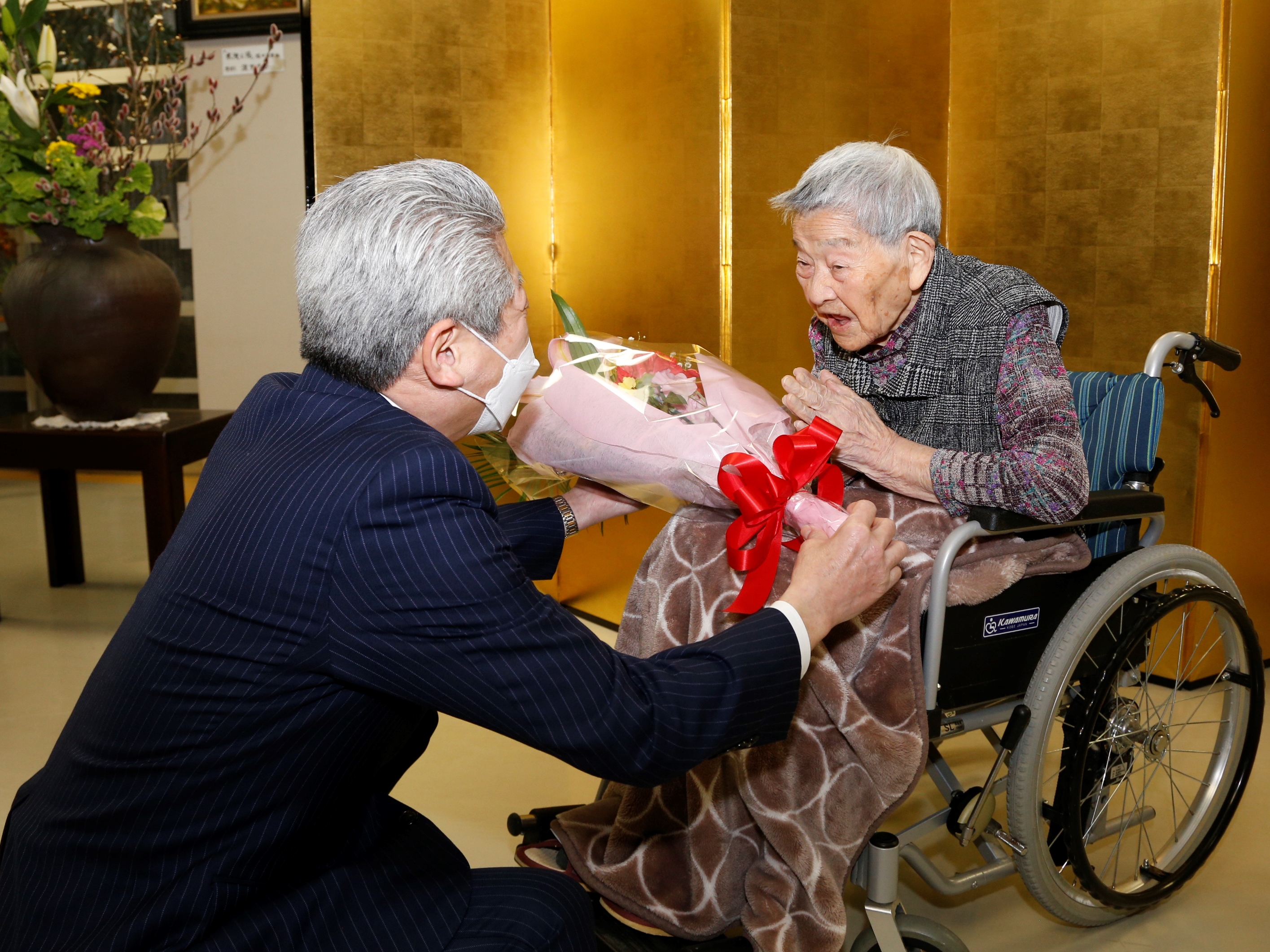 100歳を迎えられた船谷内さんの画像