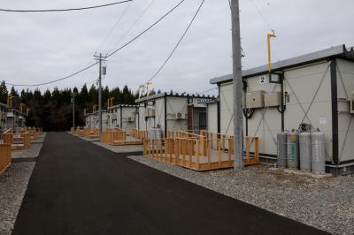 三崎中学校グラウンド仮設住宅の写真