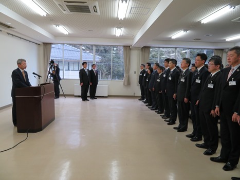 訓示を述べる泉谷市長​の画像