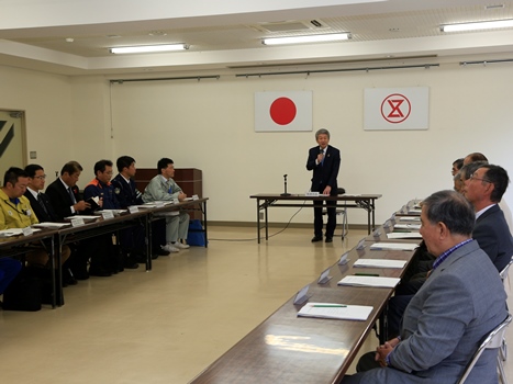 挨拶をする泉谷市長の画像