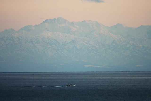 祿剛崎・祿剛埼燈塔 立山連峰和佐渡島的全景