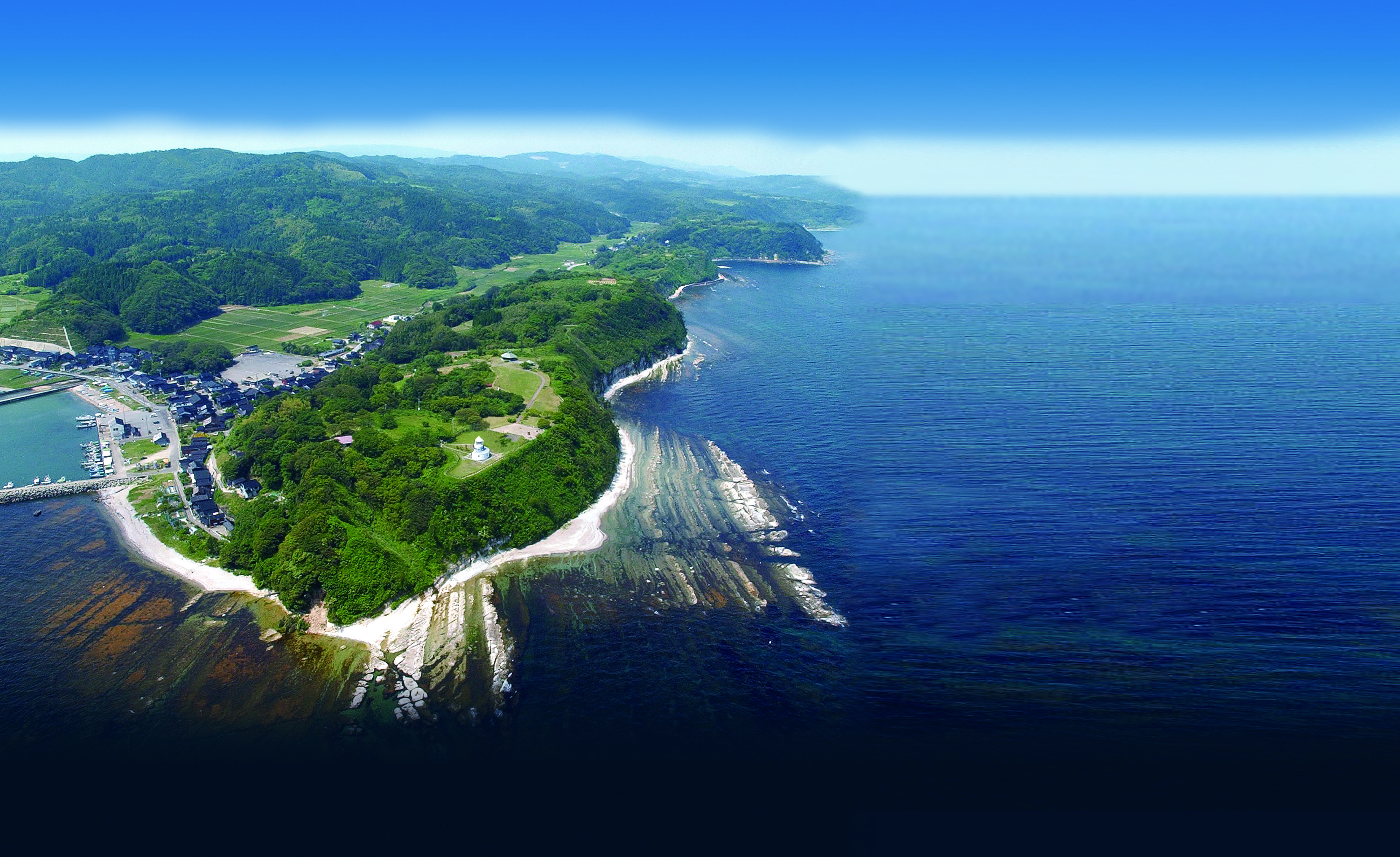 Rokugosaki Lighthouse Lukkogasaki Lighthouse: A Representative Spot of the Noto Peninsula