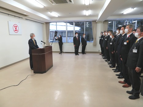 ​訓示を述べる泉谷市長の画像