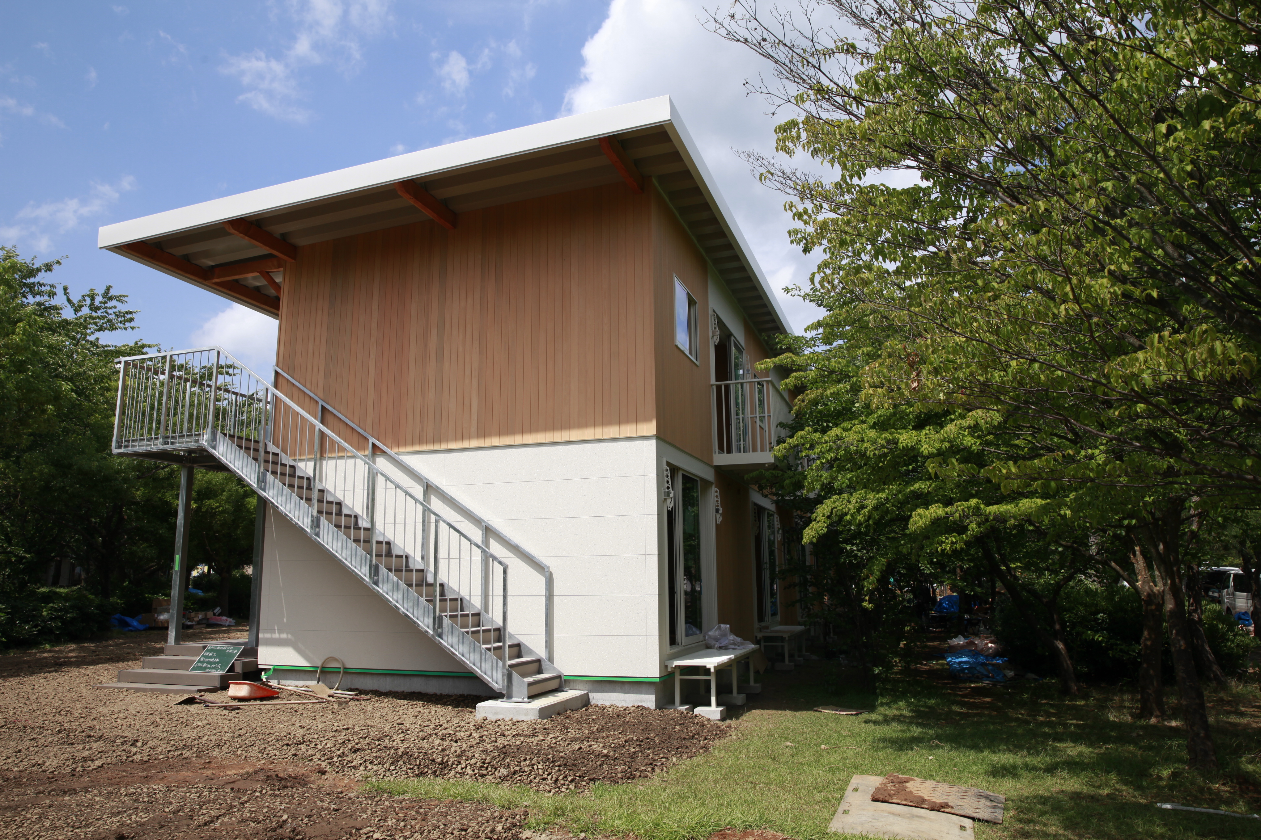 仮設住宅建設中の写真